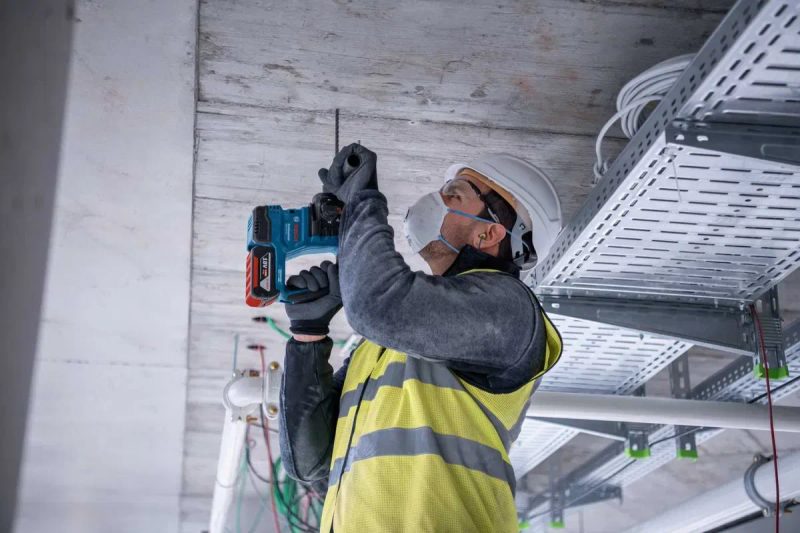 Набор аккумуляторного инструмента Bosch Professional: шуруповерт GSR 18V-65+перфоратор GBH 18V-22+УШМ GWS 18V-8+2хGBA 18V5.0Ah+GAL 18V-40+3хL-BOXX 136 — фото 7