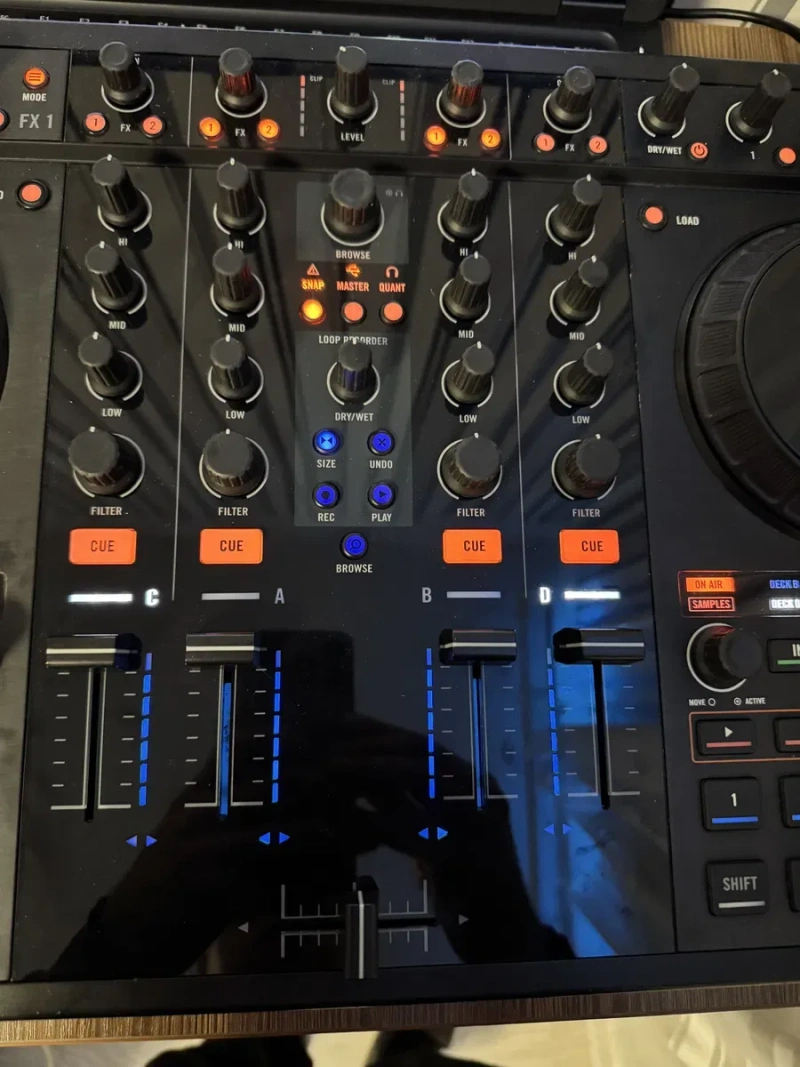 Native Instruments Traktor S4 DJ контроллер — фото 6