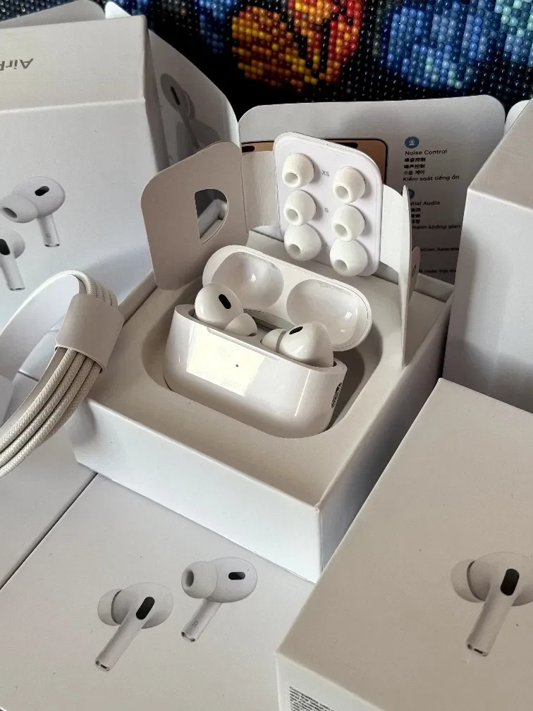 Навушники Apple AirPods Pro 2 Gen — фото 3