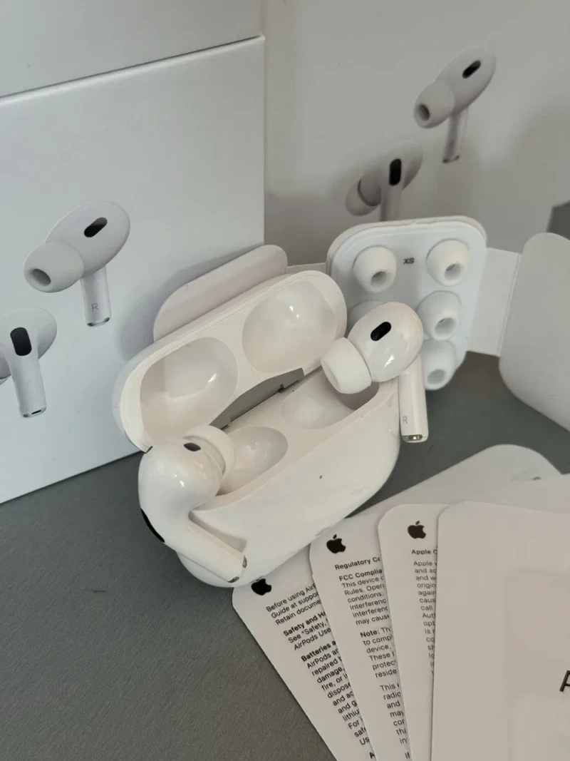 Навушники Apple AirPods Pro 2 Generation — фото 3