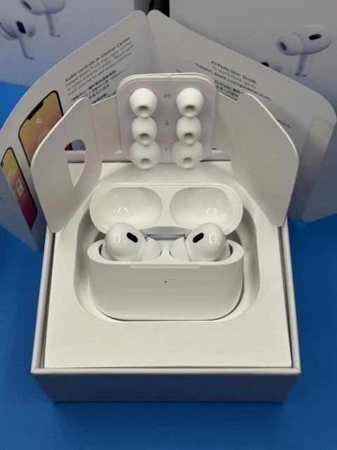Навушники Apple AirPods Pro 2 Generation з активним шумопоглинанням