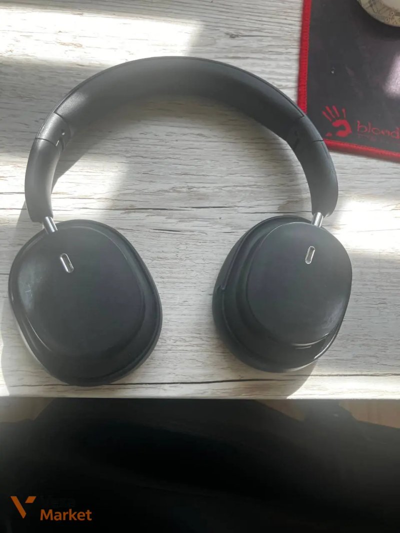 Навушники та AirPods у комплекті — фото 5