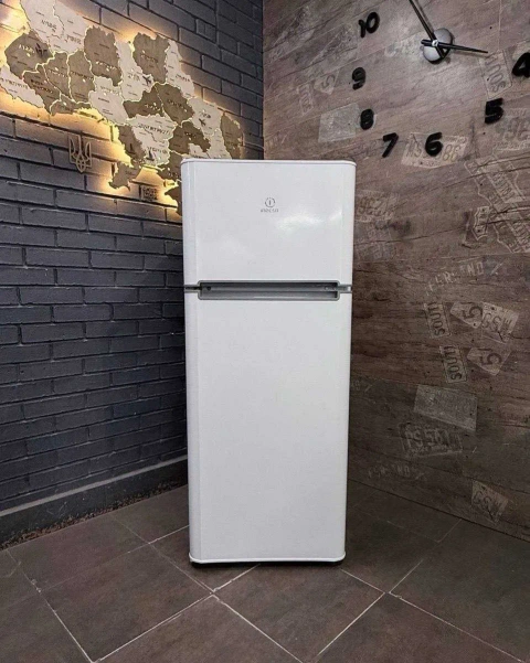 Невеликий холодильник з доставкою Indesit SB15020. Найбільший склад!