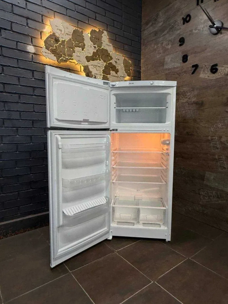Невеликий холодильник з доставкою Indesit SB15020. Найбільший склад! — фото 2