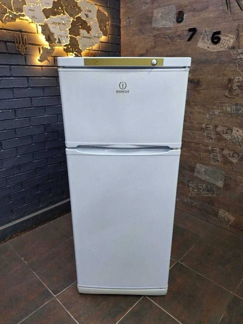 Невеликий холодильник з доставкою Indesit SB15020. Найбільший склад! — фото 4