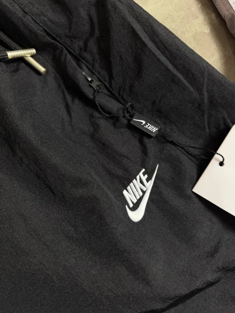Нейлонові штани Nike свуш — фото 2