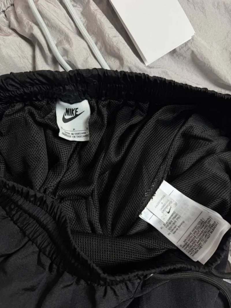 Нейлонові штани Nike свуш — фото 3
