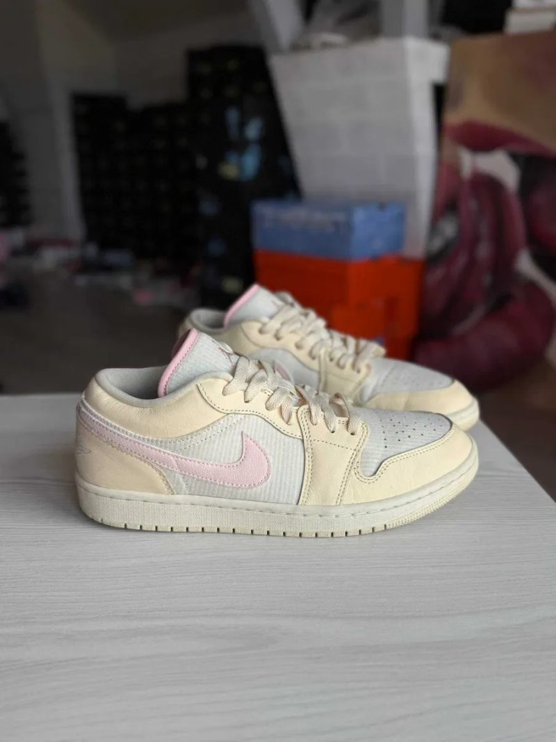 Nike Air Jordan 1 Low SE Coconut Milk. Оригінальні кросівки. Оригінал. Демісезон. — фото 2