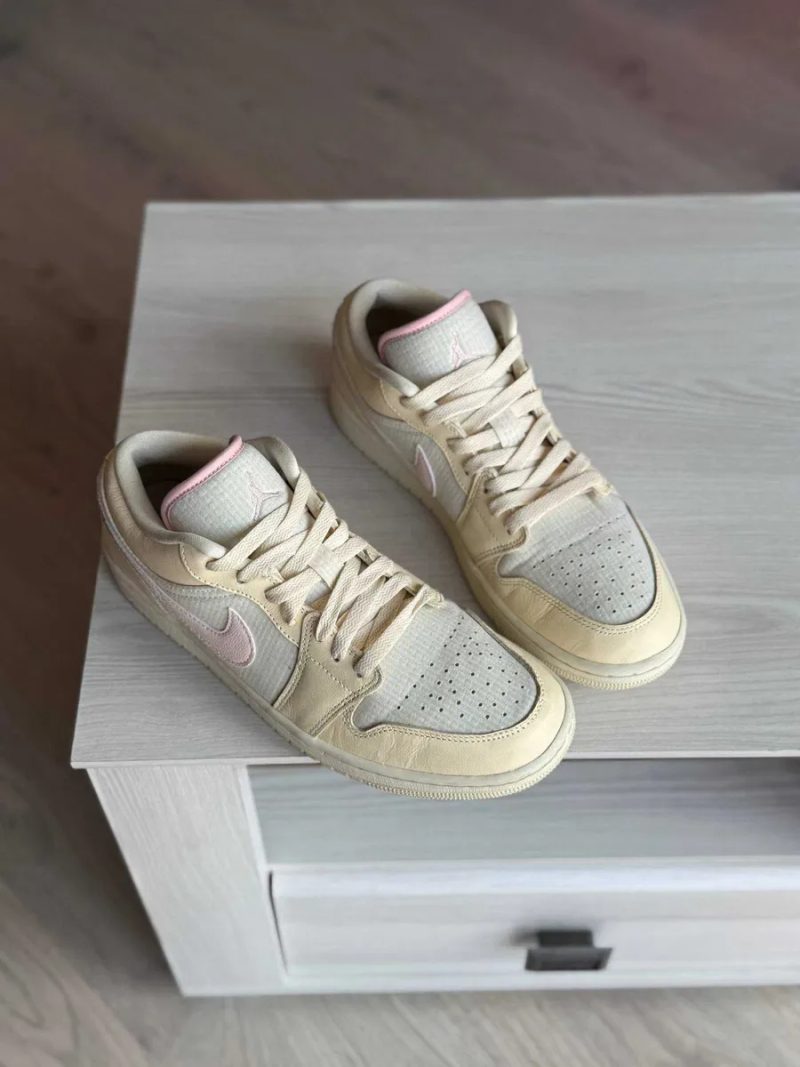 Nike Air Jordan 1 Low SE Coconut Milk. Оригінальні кросівки. Оригінал. Демісезон. — фото 3