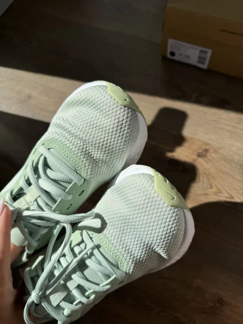 Nike Revolution 5 жіночі кросівки 37.5 / 23.5 см мʼятного кольору оригінал — фото 5