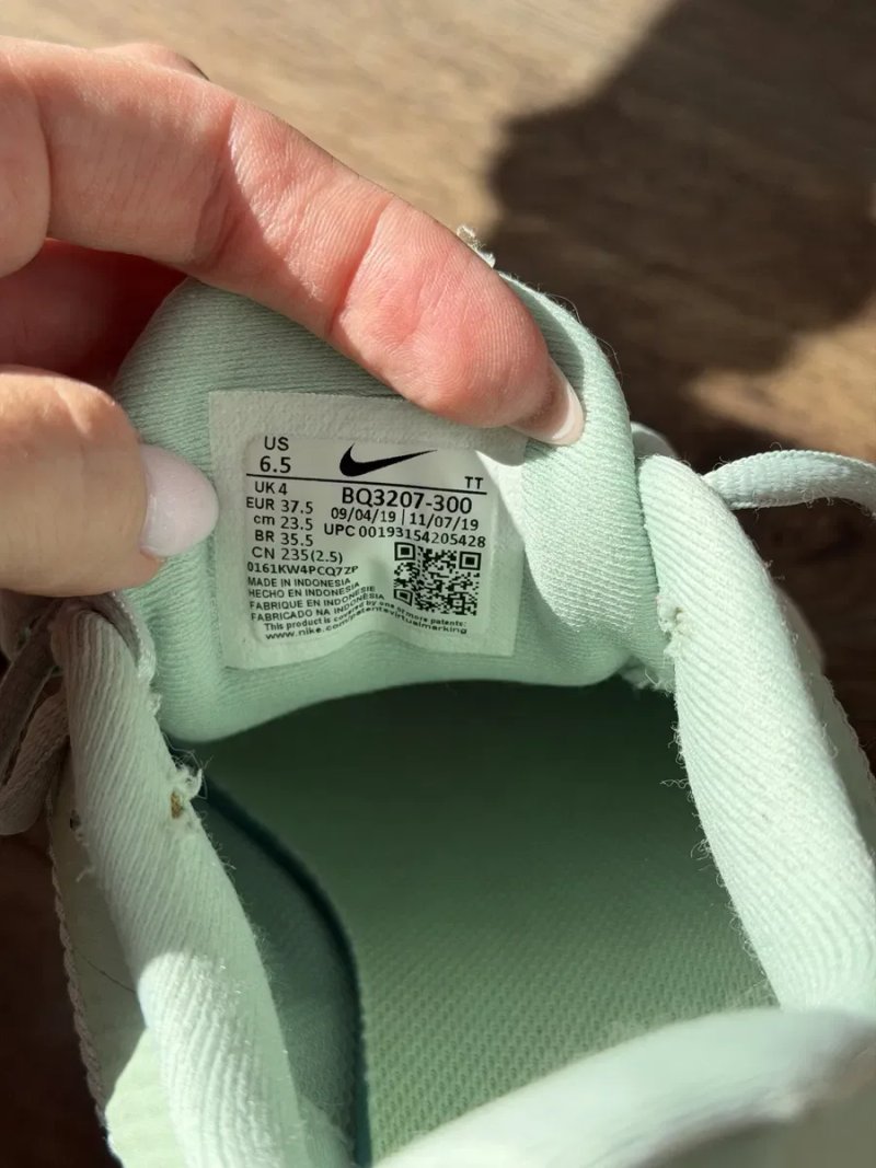 Nike Revolution 5 жіночі кросівки 37.5 / 23.5 см мʼятного кольору оригінал — фото 7