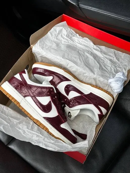 Nike SB Dunk Low Burgundy Croc жіночі кросівки найк сб данк бордові — фото 4