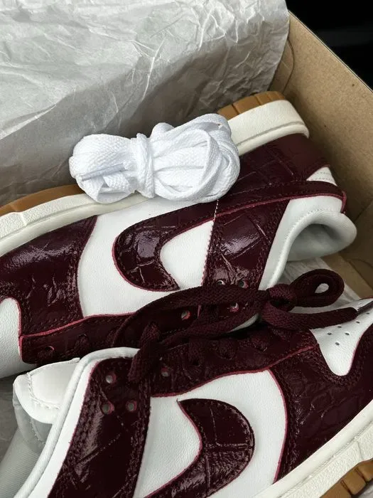 Nike SB Dunk Low Burgundy Croc жіночі кросівки найк сб данк бордові — фото 7