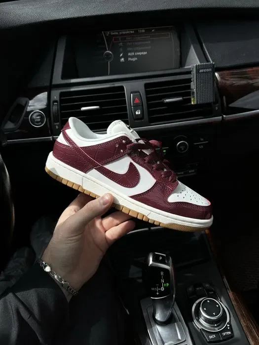 Nike SB Dunk Low Burgundy Croc жіночі кросівки найк сб данк бордові — фото 8