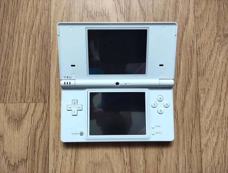 Nintendo DSi White — фото 2