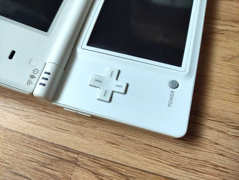 Nintendo DSi White — фото 3