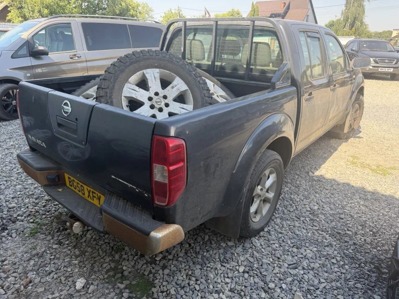 Nissan Navara 2.5 diesel — фото 7