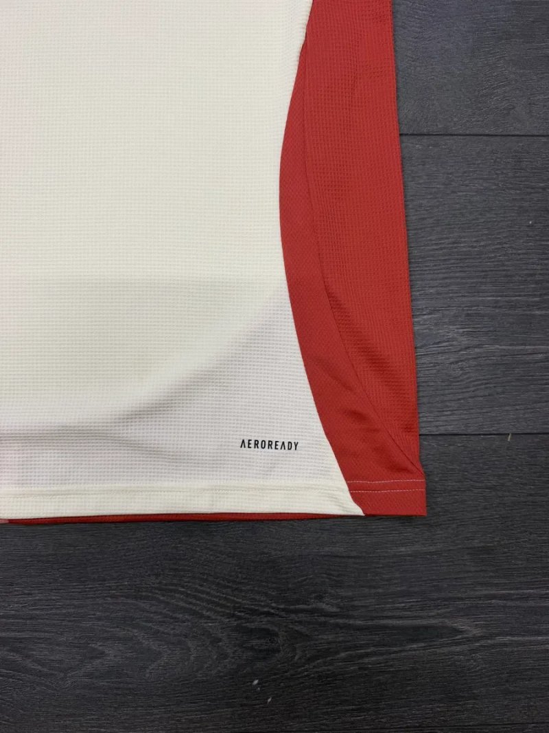 Нова ! Оригінальна футбольна футболка Adidas Olympique Lyonnais 24/25 — фото 4