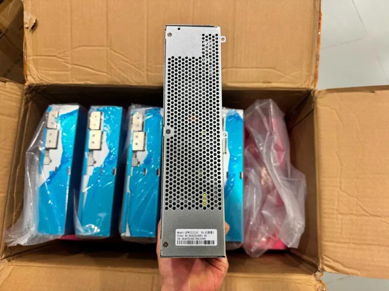 Нові Блоки живлення BITMAIN APW12 12-15v (f) для S19k Pro, S19j Pro — фото 7