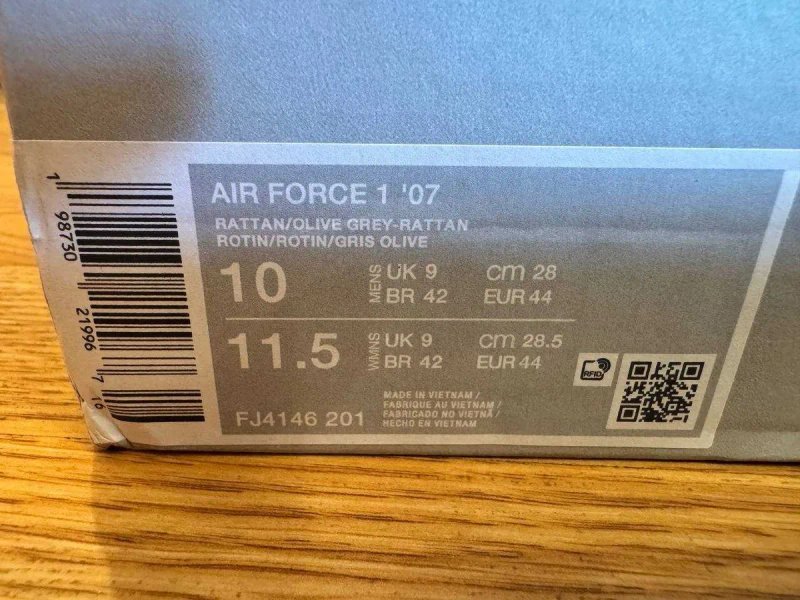 Нові оригінальні кросівки від бренду Nike Air Force 1 '07 Low Ess Розмір - 44 (28cm) — фото 2