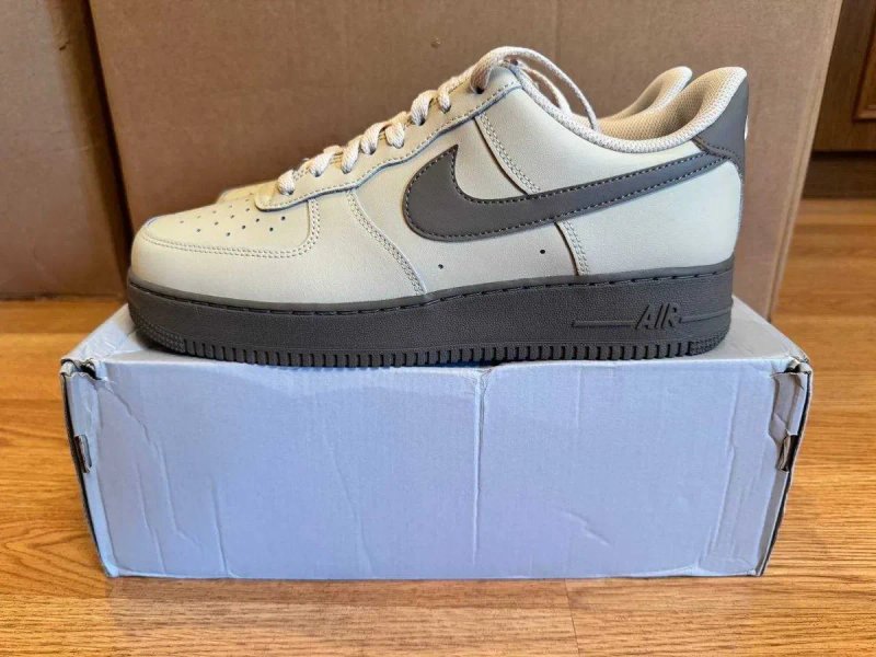 Нові оригінальні кросівки від бренду Nike Air Force 1 '07 Low Ess Розмір - 44 (28cm) — фото 8