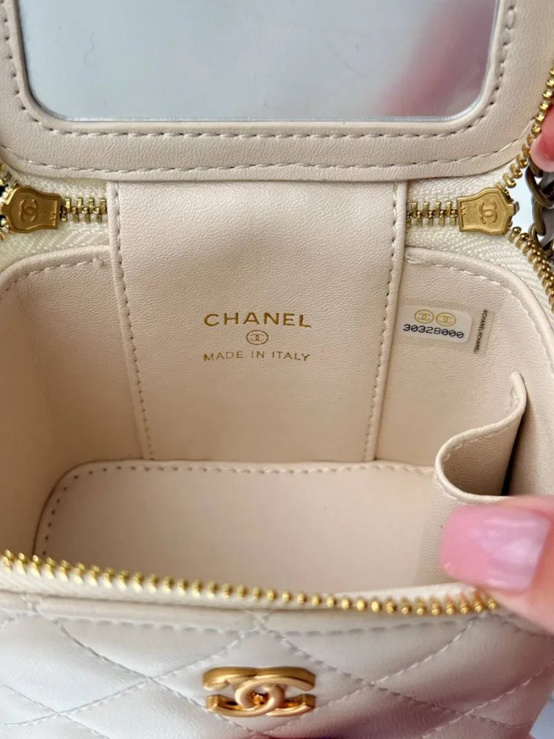 НОВИНКА ‼️ Chanel Mini Vanity Case in Cream Lambskin Gold-Tone Hardware / Chanel Mini Vanity Case / женская кожаная сумочка Шанель — фото 6