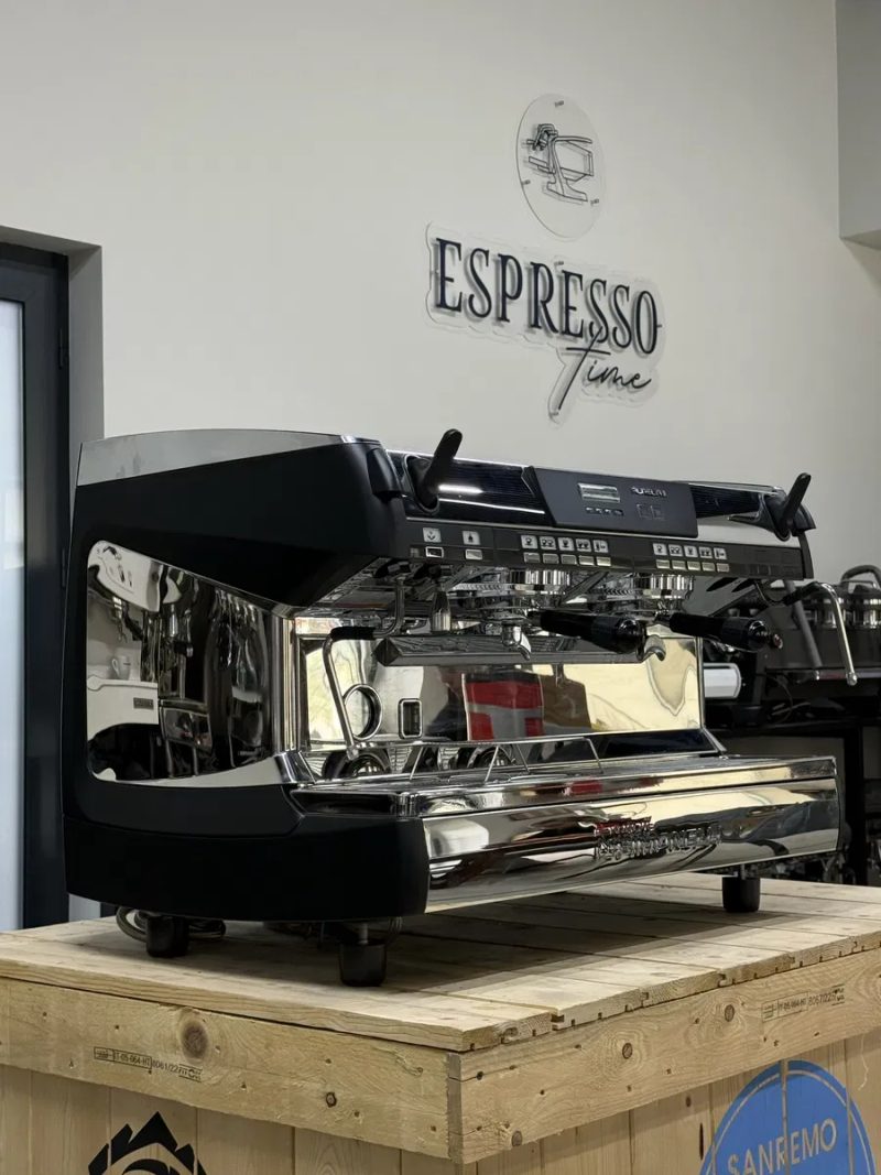Nuova Simonelli Aurelia II - Професійна мультибойлерна кавомашина — фото 2