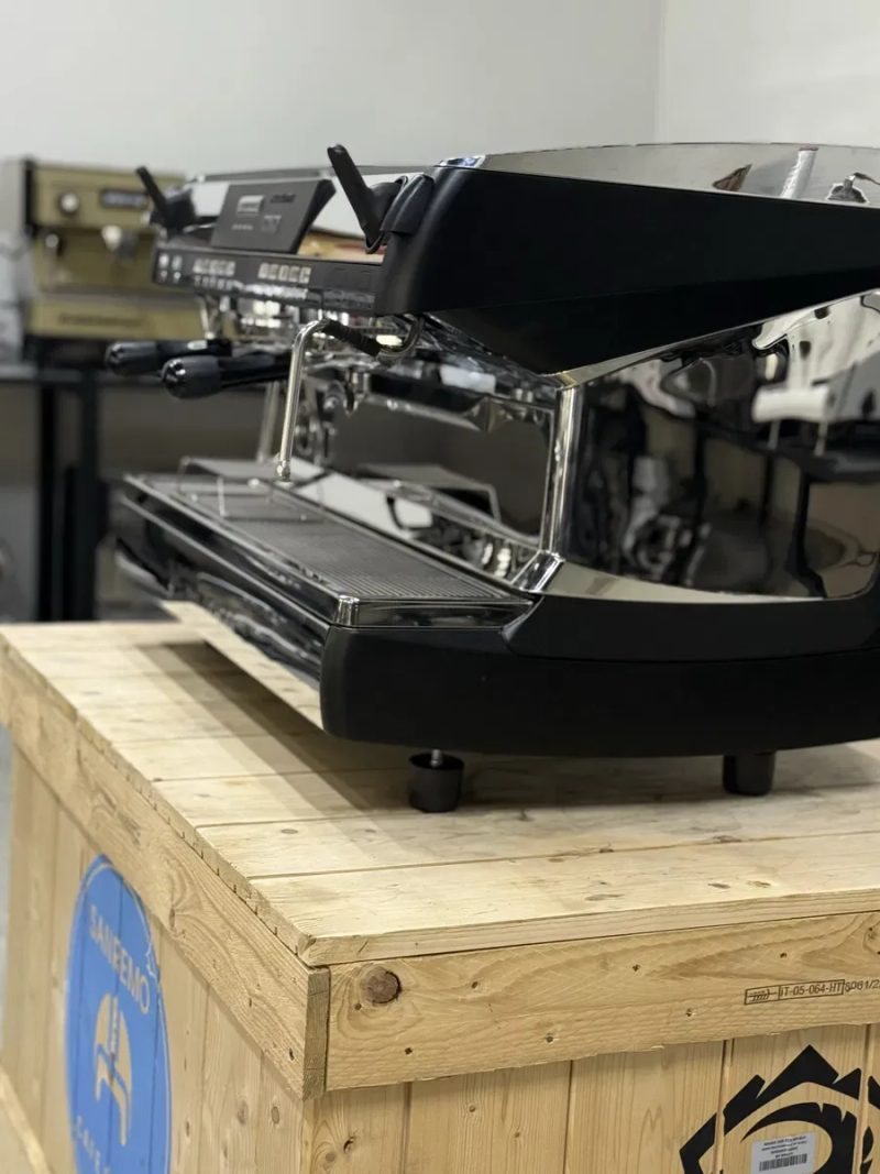 Nuova Simonelli Aurelia II - Професійна мультибойлерна кавомашина — фото 6