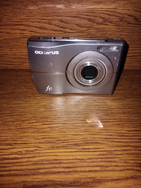 Olympus FE 35 Silver цифровий фотоапарат