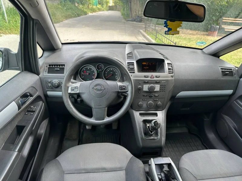 Opel Zafira 1.9 дизель 2008 рік — фото 3