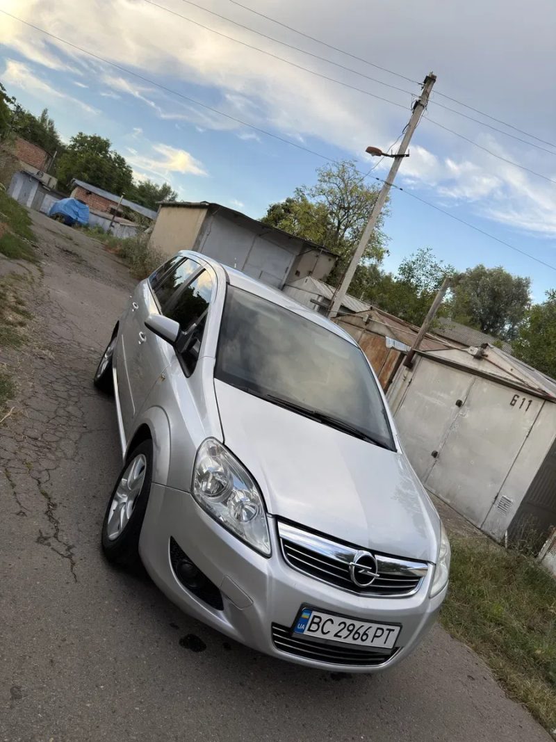 Opel Zafira 2010 рік 1.7 дизель — фото 2
