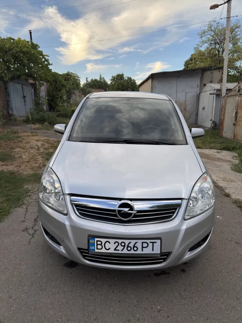 Opel Zafira 2010 рік 1.7 дизель — фото 3