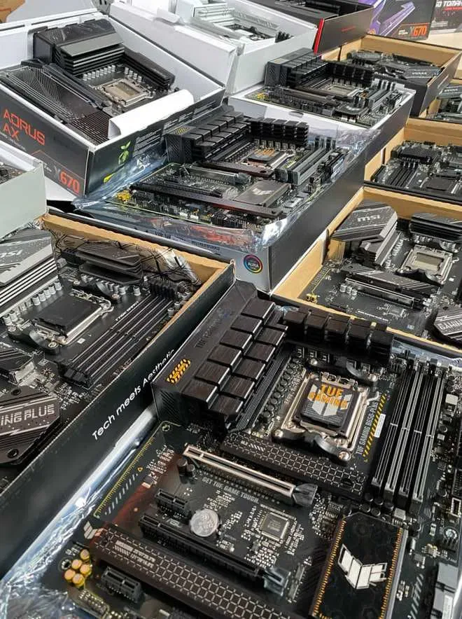 ОПТ / Материнські плати з Європи / MSI, ASUS ROG, Gigabyte / Коробка K24771-318 / повернення з Амазону — фото 2