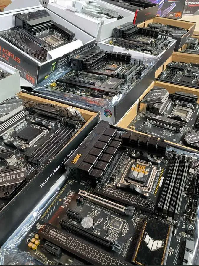 ОПТ / Материнські плати з Європи / MSI, ASUS ROG / Коробка K26875-893/ до ремонту — фото 2