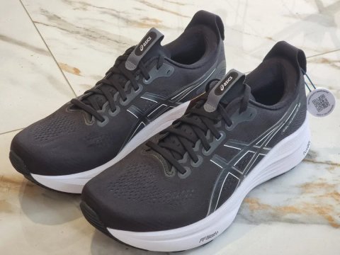 Оригінал 100% чоловічі кросівки asics gel kayano 32  euro 45