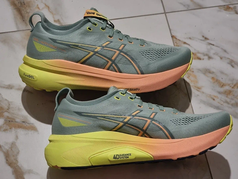 Оригінал 100% чоловічі кросівки Asics Kayano 31   EUR 42.5 — фото 3