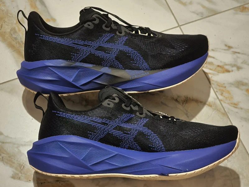 Оригінал 100% чоловічі кросівки asics novablast 5  eur 44 — фото 3