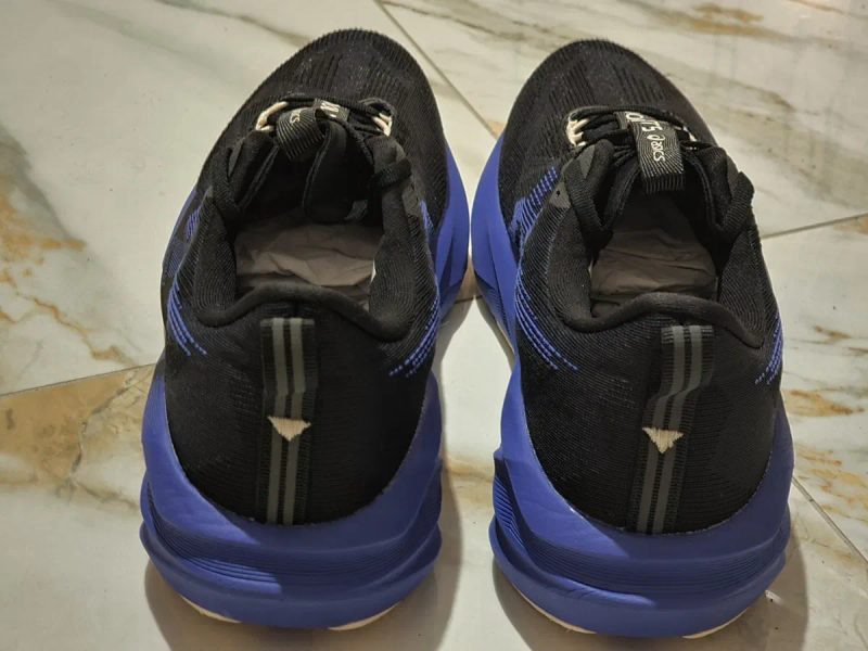 Оригінал 100% чоловічі кросівки asics novablast 5  eur 44 — фото 5