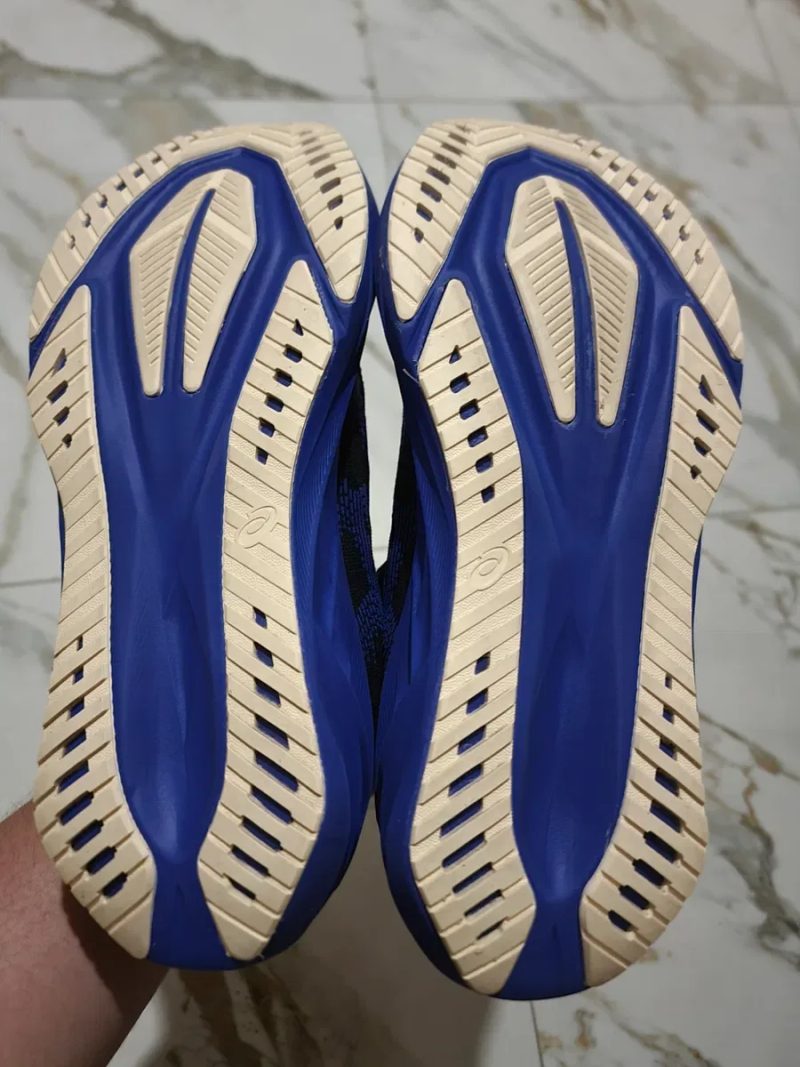 Оригінал 100% чоловічі кросівки asics novablast 5  eur 44 — фото 6