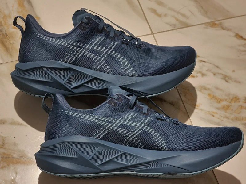 Оригінал 100% чоловічі кросівки asics novablast 5  eur 45 — фото 3