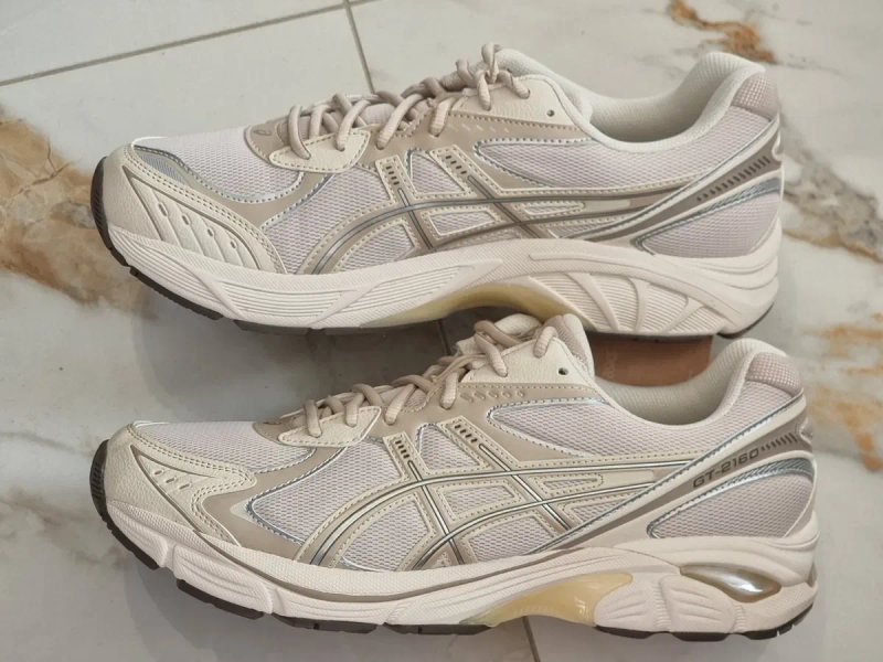 Оригінал 100% кросівки asics gt-2160  eur 46 — фото 2