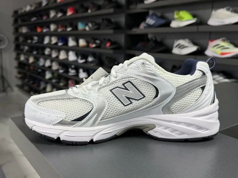 Оригінал 100% кросівки  New Balance Mr530 White MR530sg / 26,5см/ 27см/ — фото 2