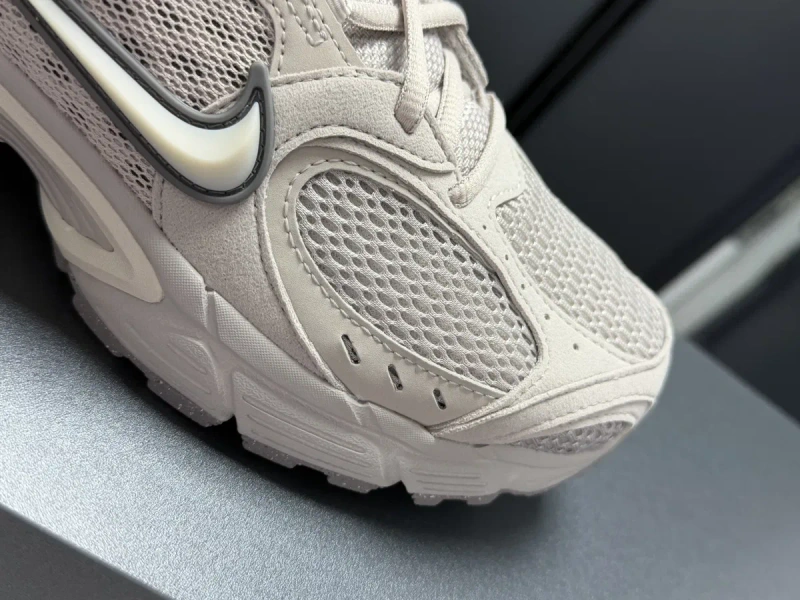Оригінал 100% кросівки Nike V5 Rnr (II6292-201) /25см//25,5см/26см/26,5см/27,5см/28,5см/29см/ — фото 3