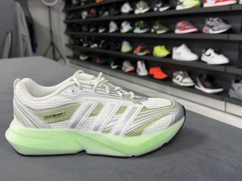 Оригінал   Adidas Lightblaze Glow Sportswear JP6328/ 23,5см/24см/24,5см/ — фото 2