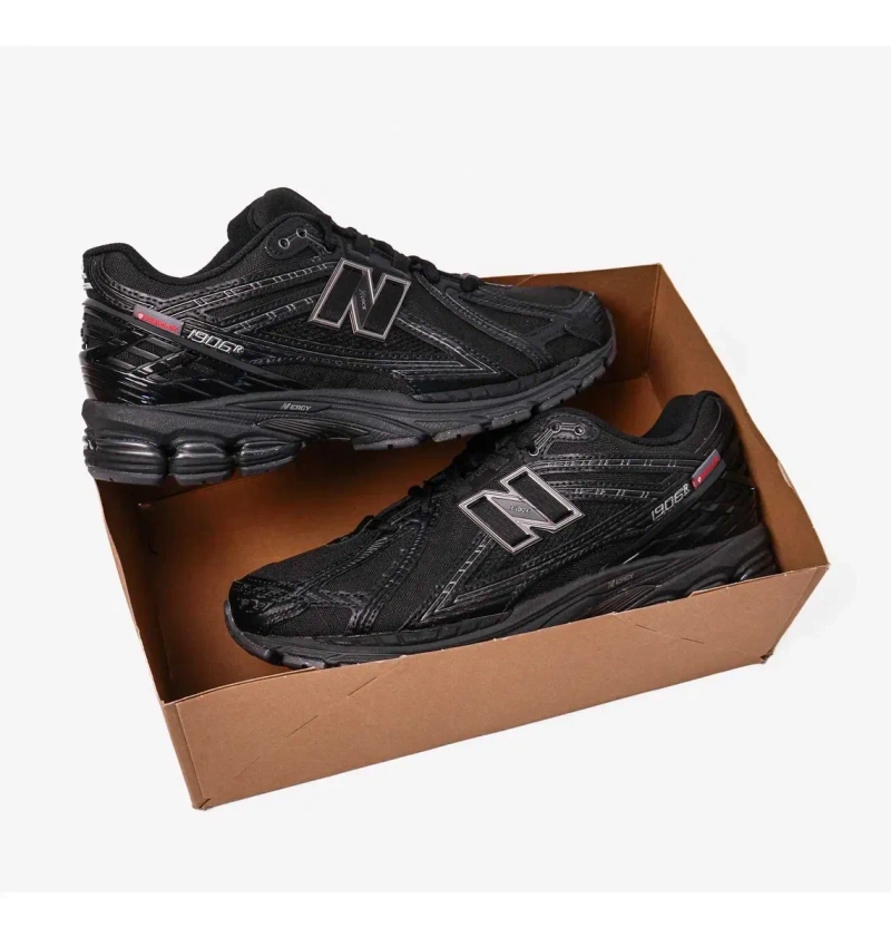 Оригінал чоловічі кросівки New Balance 1906R Black U1906ROE чорні Розміри: 45 / 44.5 / 44 / 43 / 42.5 / 42 — фото 3