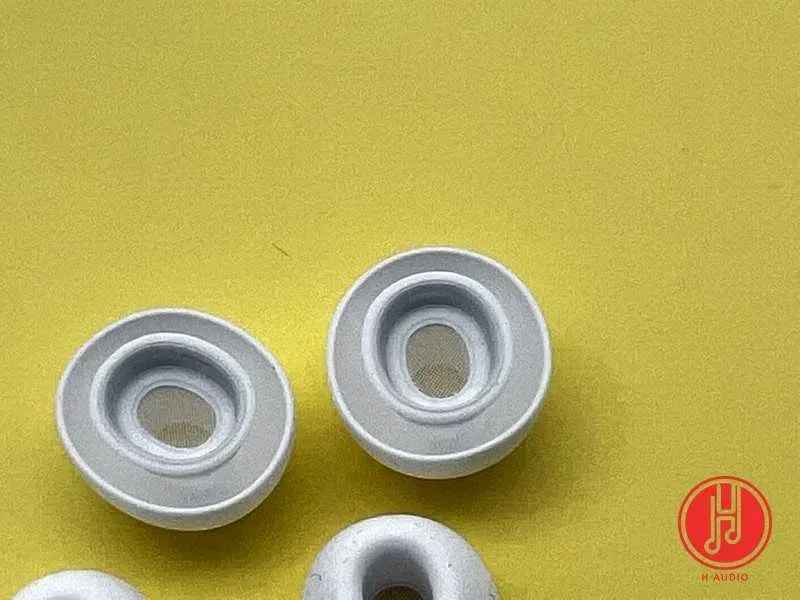 Оригинальная пара амбушюр к наушникам Apple AirPods Pro размер M — фото 4