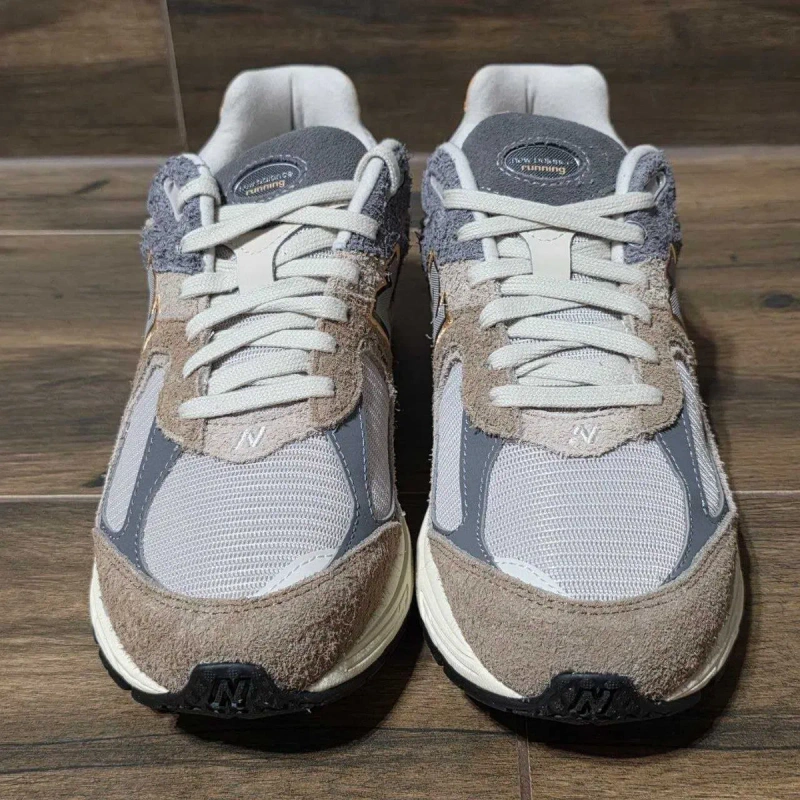 Оригінальні кросівки New Balance 2002R Mushroom Brown/Grey — фото 3