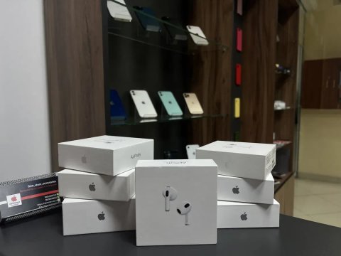 Оригінальні навушники AirPods 4  New / Open Box