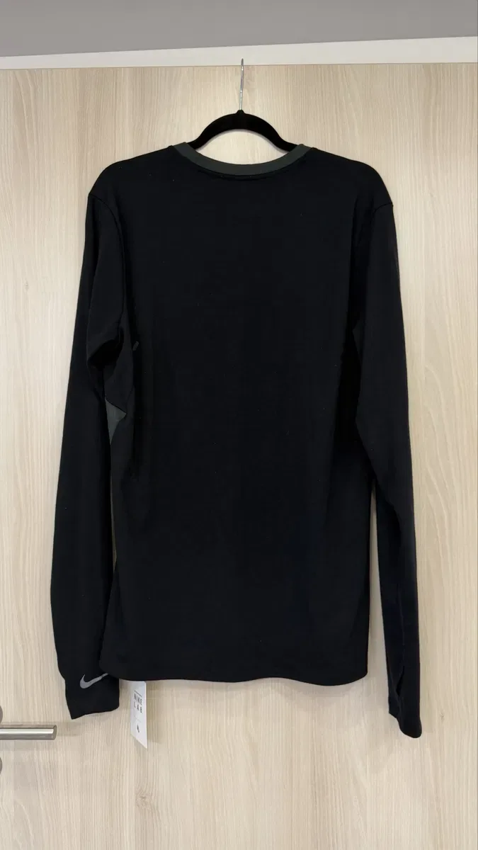 Оригінальний лонгслів  NikeLab Essentials Розмір М — фото 2