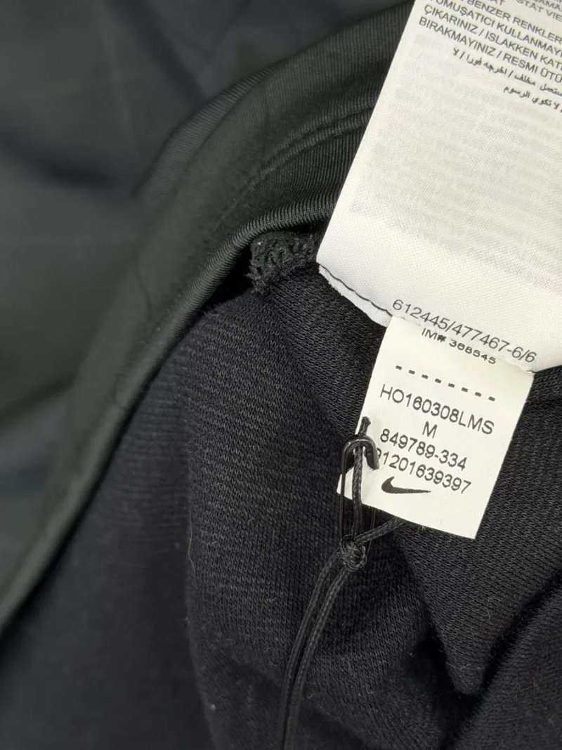 Оригінальний лонгслів  NikeLab Essentials Розмір М — фото 4